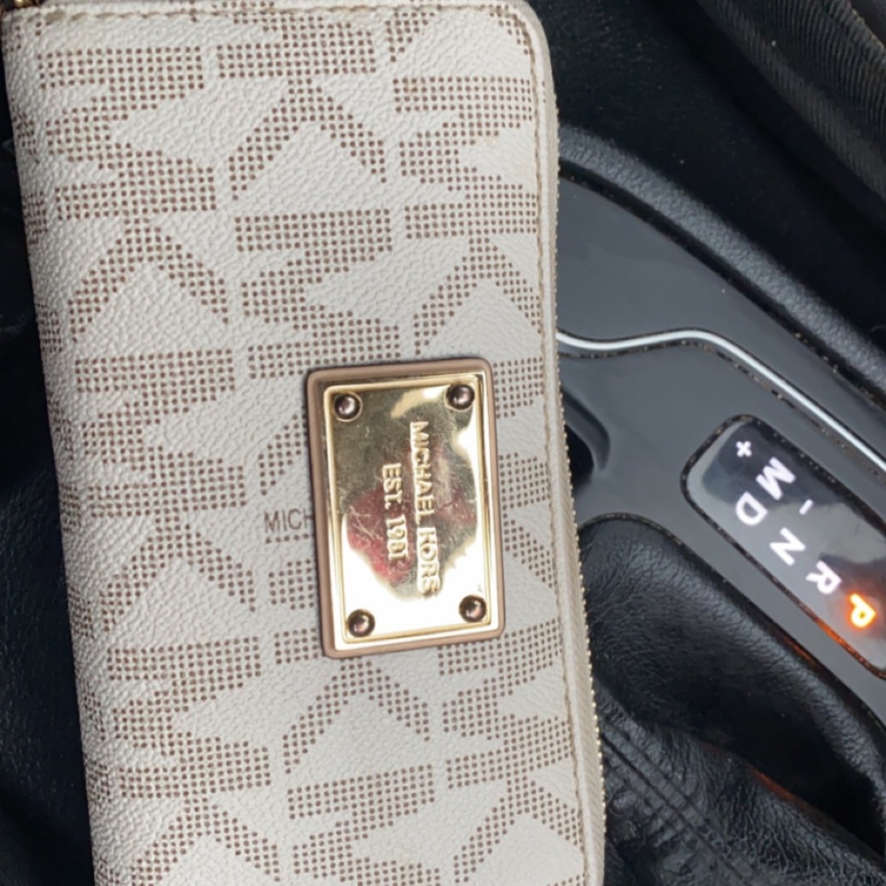 Michael Kors Crossbody & Wallet